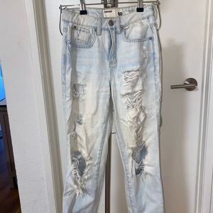 Light denim mom jeans